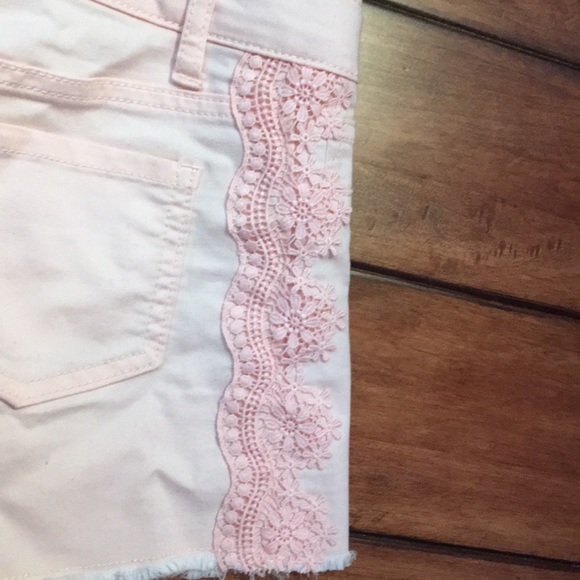 Girls pink shorts with side details - Picture 5 of 6
